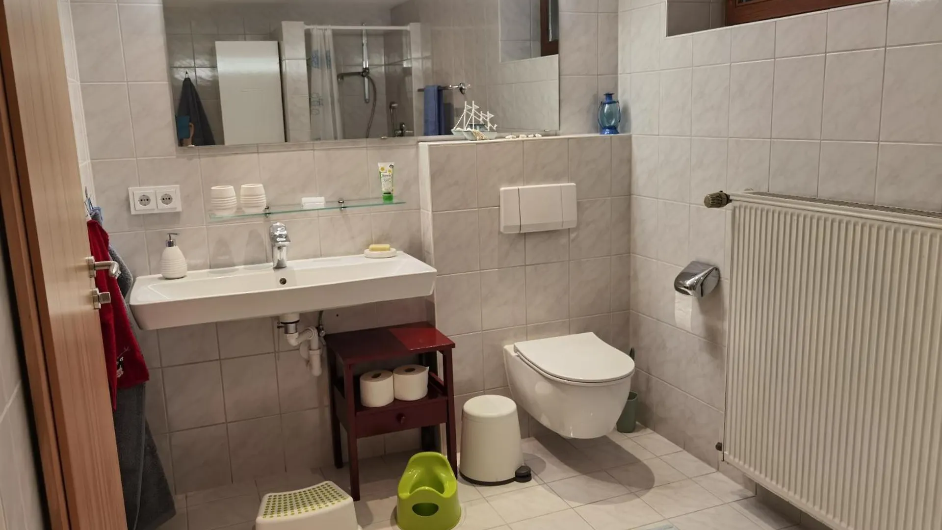 Ferienwohnung Im Himmelreich, 83 Qm, Ruhig Gelegen, Optimal Fuer Familien, Kueche, Waschmaschine Und Trockner Deggendorf 0*,  Germany